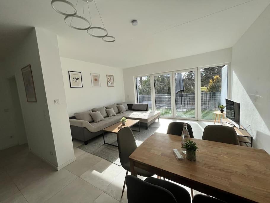 3 Zw 95 M2 Neubau Kostenlos Parkplatz Im Hof Apartment *