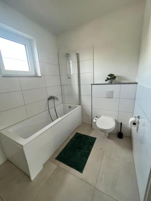 3 Zw 95 M2 Neubau Kostenlos Parkplatz Im Hof Apartment